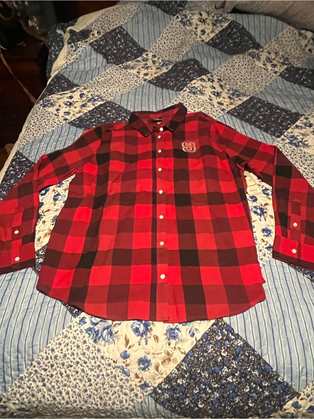 NC State Men’s XL Flannel Shirt
